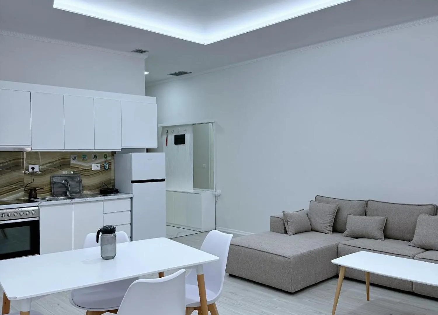 Aem Beachfront Apartments Golem 0*,  Albánia